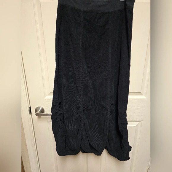 XCVI Women’s Gored Peasant Skirt Black Sz Small - Picture 14 of 15